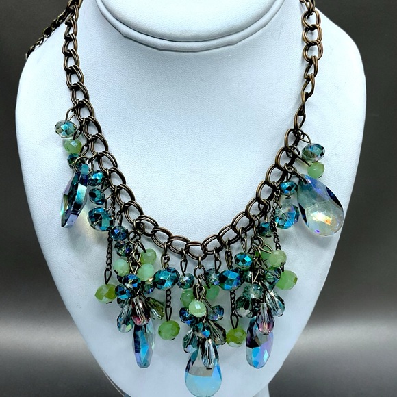 🌺 Genuine Crystal Necklace - Picture 4 of 10